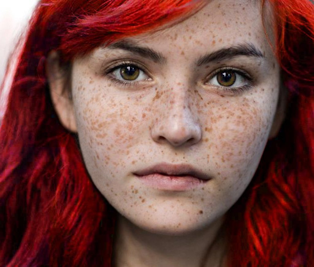 Аниме девушки с красными волосами — 30 красоток