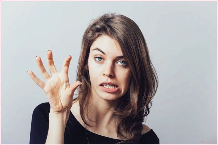 женщина, отталкивает, мужчину, которому