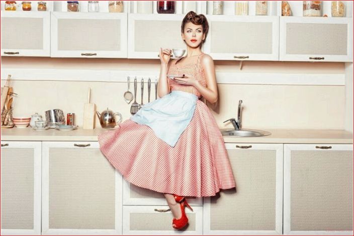 Феминизм в России — устранение дискриминации женщин и уравнение их в правах с мужчинами феминизм, россии, устранение, дискриминации, женщин