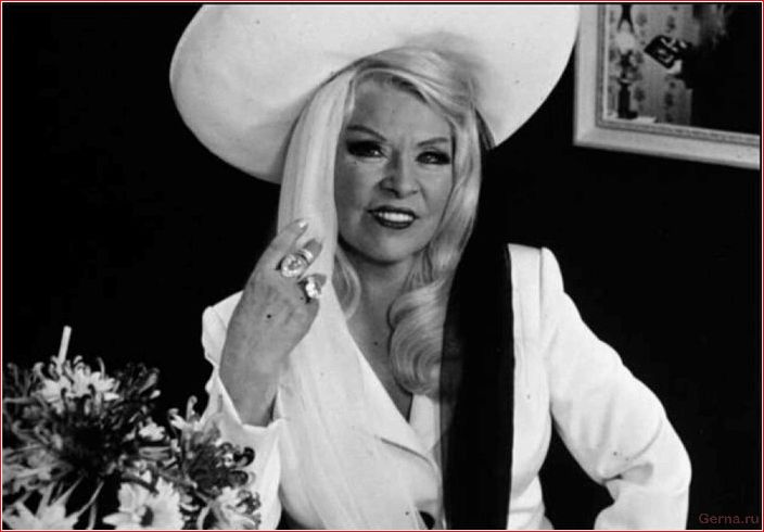 скандальная, блондинка, была, уэст